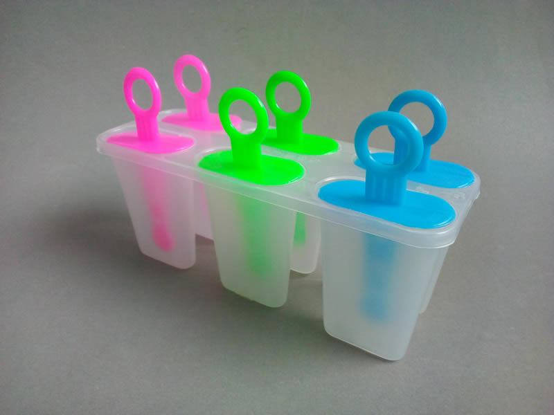 Ice popsicle maker