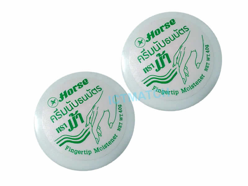 Fingertip Moistener